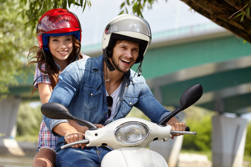 découvrez notre guide complet sur l'assurance scooter : les types de couvertures, les conseils pour choisir la meilleure offre et les astuces pour réduire vos primes. protégez votre deux-roues en toute sérénité !