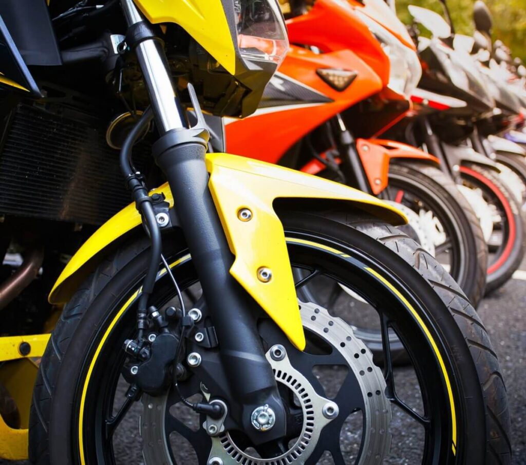 découvrez notre comparateur d'assurance pour motos 125 cc et trouvez la meilleure couverture au meilleur prix. comparez les garanties, les tarifs et économisez sur votre assurance moto en quelques clics.