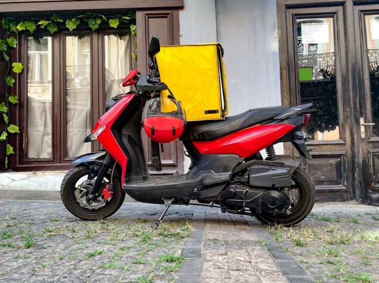 découvrez nos solutions d'assurances adaptées pour scooter 125. protégez votre deux-roues avec des formules flexibles et des garanties complètes, tout en bénéficiant de tarifs compétitifs. roulez en toute sérénité!