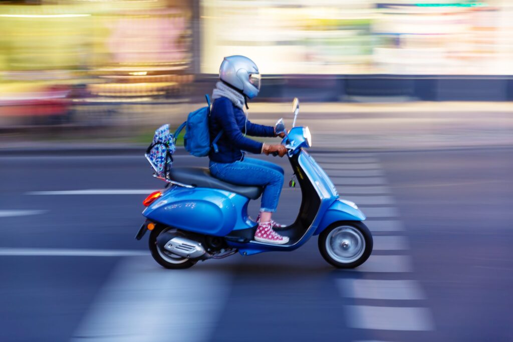 découvrez notre assurance moto 125 spécialement conçue pour les jeunes conducteurs. protégez votre véhicule avec des tarifs compétitifs et des garanties adaptées à vos besoins. souscrivez facilement en ligne et profitez d'une couverture complète pour rouler sereinement.