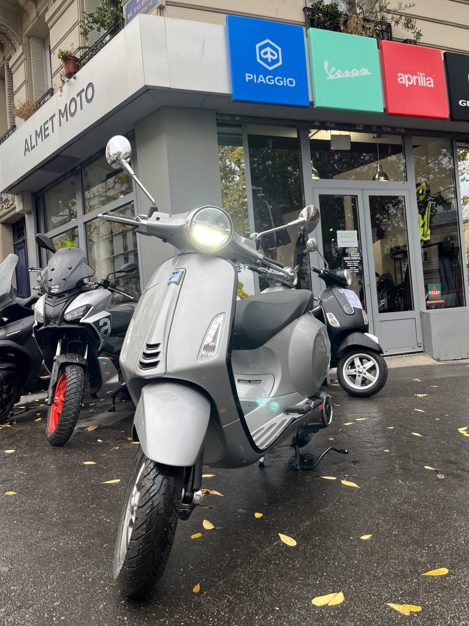 découvrez l'assurance scooter 125 de la maif, une couverture adaptée à vos besoins pour rouler sereinement. profitez d'une protection complète, d'un service client à l'écoute et de garanties personnalisées pour votre sécurité et celle de votre deux-roues.