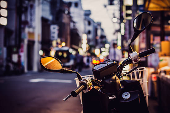 découvrez notre comparateur d'assurance pour scooters 50cc et trouvez la meilleure couverture au meilleur prix. comparez les offres des assureurs en quelques clics et protégez votre deux-roues efficacement.