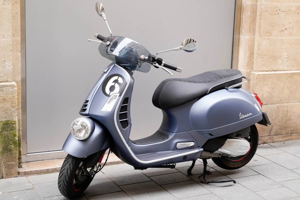 découvrez les meilleures offres d'assurance pour votre scooter 50cc. protégez-vous efficacement avec des garanties adaptées à vos besoins et profitez de la route en toute sérénité.