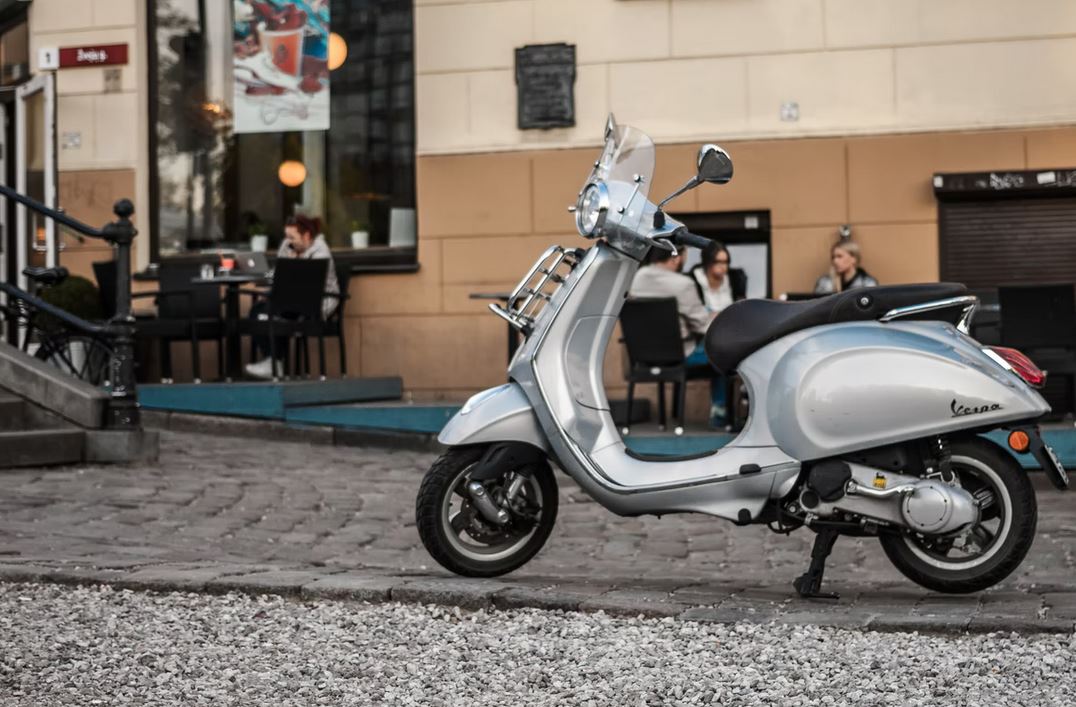 découvrez les meilleures options d'assurances pour scooter 125. protégez votre véhicule avec des couvertures adaptées, des tarifs compétitifs et une assistance 24/7. comparez les offres et trouvez la solution qui répond à vos besoins.