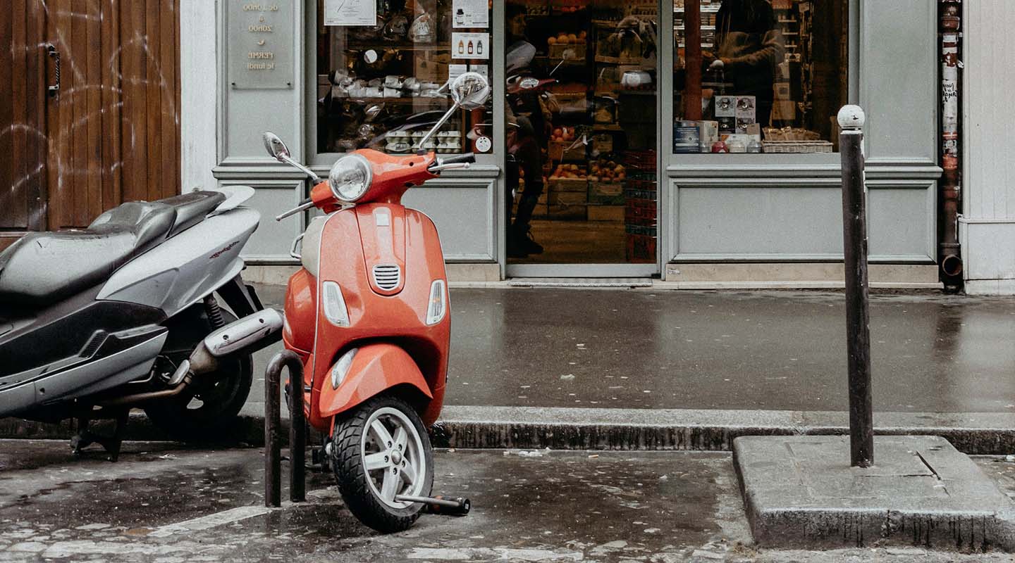 découvrez comment choisir la meilleure assurance pour votre scooter ! comparez les options, comprenez les garanties et bénéficiez des conseils pour protéger votre véhicule à deux roues tout en économisant.