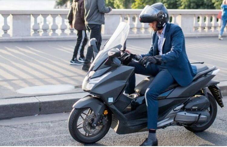 découvrez notre guide complet sur l'assurance scooter : conseils pratiques, types de polices d'assurance, coûts et astuces pour bien choisir votre couverture. protégez-vous et votre scooter avec les meilleures options sur le marché.