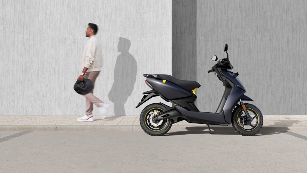 découvrez notre guide complet sur l'assurance scooter : choix des garanties, conseils pour économiser, et astuces pour bien protéger votre deux-roues. obtenez toutes les informations nécessaires pour faire le meilleur choix d'assurance pour votre scooter.