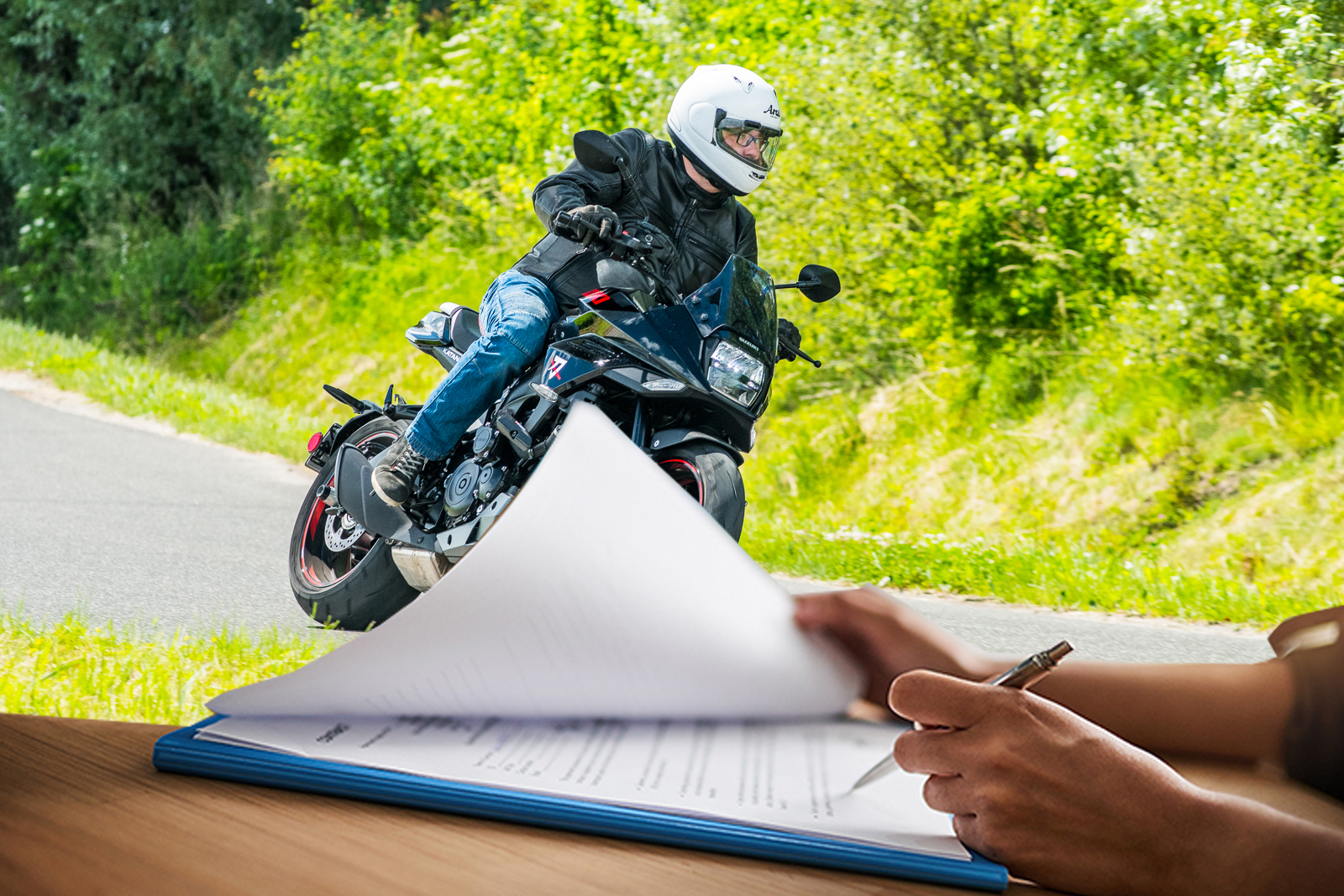 découvrez notre assurance moto 50cc économique, conçue pour protéger votre véhicule tout en respectant votre budget. bénéficiez d'une couverture adaptée à vos besoins, d'une assistance 24/7 et de tarifs compétitifs pour rouler sereinement. obtenez un devis gratuit et commencez à économiser dès aujourd'hui !