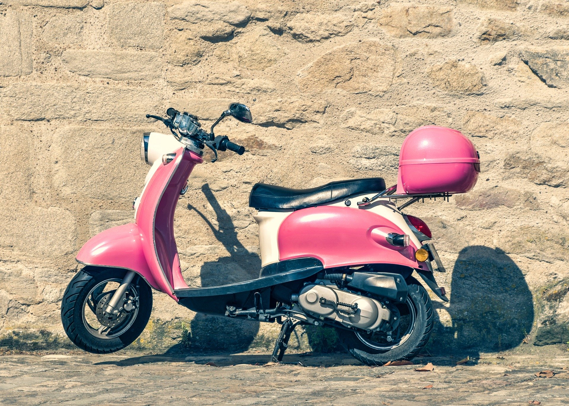 découvrez notre guide complet sur l'assurance scooter 50 cm3 : comparez les offres, trouvez la couverture adaptée à vos besoins et roulez en toute sérénité. profitez de conseils pratiques pour choisir la meilleure assurance à un prix compétitif.