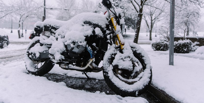 découvrez tout ce qu'il faut savoir sur l'immatriculation et l'assurance de votre moto. obtenez des conseils pratiques, des informations sur les démarches administratives et des astuces pour choisir la meilleure couverture. assurez votre sécurité sur la route en étant bien informé !