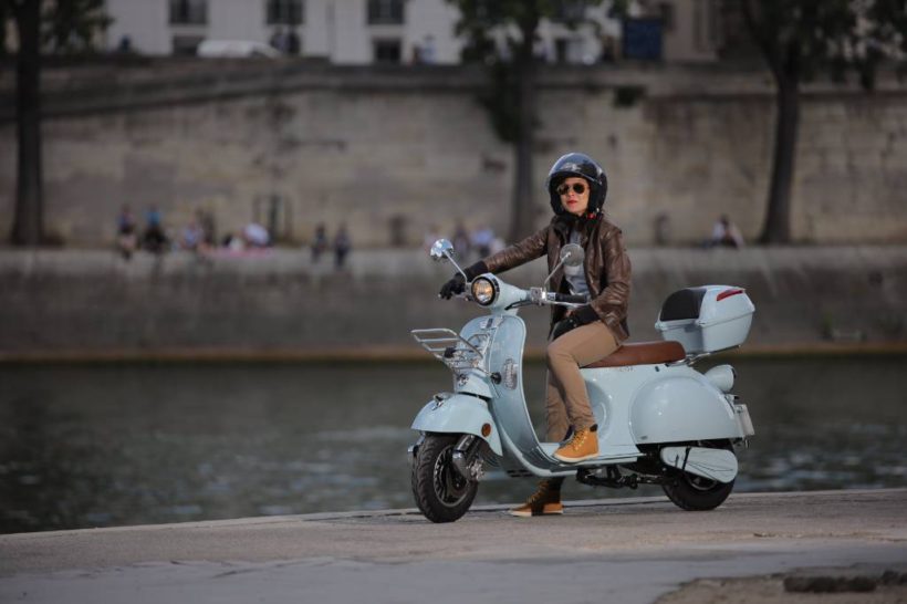 découvrez les nombreux avantages du scooter électrique : une solution de transport écologique, économique et pratique pour vos déplacements quotidiens. réduisez votre empreinte carbone tout en profitant d'une conduite silencieuse et agile en milieu urbain.