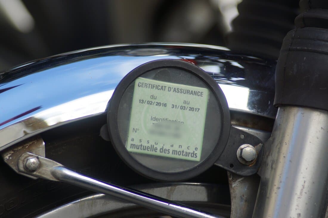 obtenez votre carte grise pour scooter sans bsr en toute simplicité. découvrez les démarches à suivre et les conditions nécessaires pour immatriculer votre deux-roues sans le brevet de sécurité routière. profitez d'un guide complet pour faciliter vos formalités administratives.