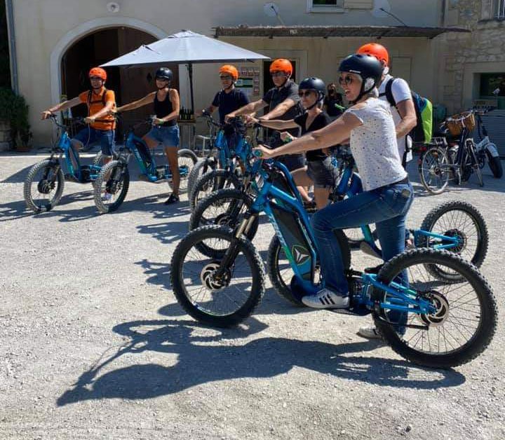 découvrez notre sélection de trottinettes électriques à avignon, alliant performance et praticité pour vos déplacements urbains. profitez de la liberté de circuler facilement tout en respectant l'environnement. trouvez le modèle parfait qui correspond à vos besoins et explorez la ville autrement!